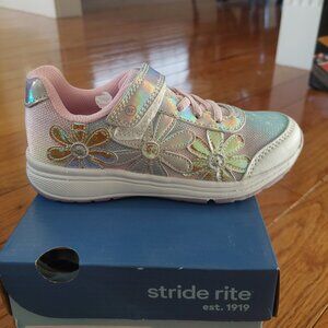 New Stride Rite Girls Light Up Glimmer Sneaker- Size 13